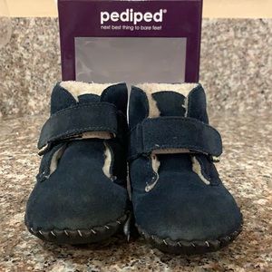 Pediped Henry Navy soft sole suede boots 12-18 mo